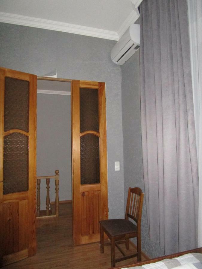 Guest House T&N Kutaissi Exterior foto