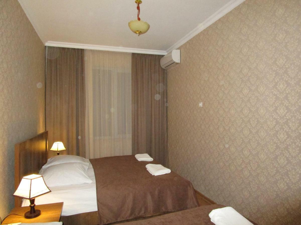 Guest House T&N Kutaissi Exterior foto